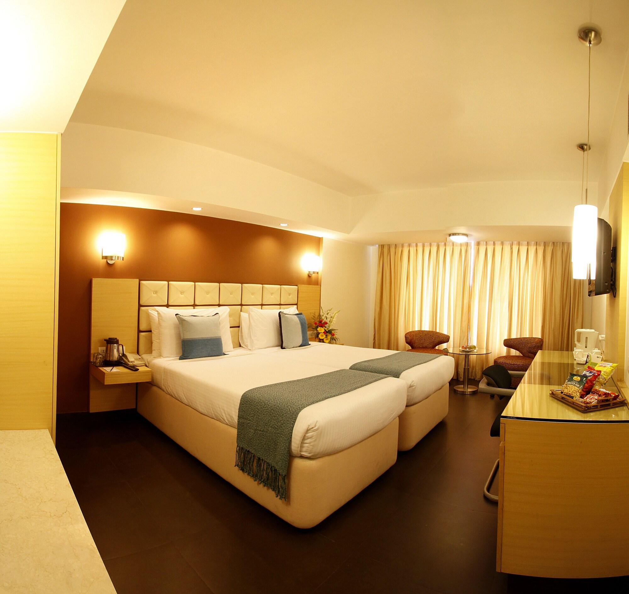 Hotel Sagar Plaza City Centre Пюн Екстериор снимка