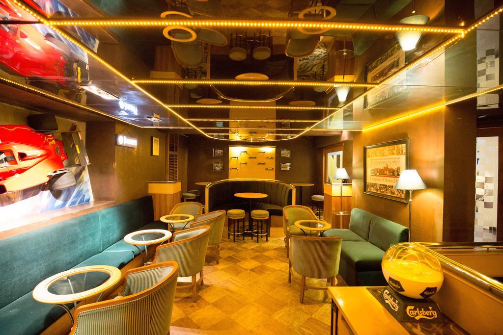 Hotel Sagar Plaza City Centre Пюн Екстериор снимка