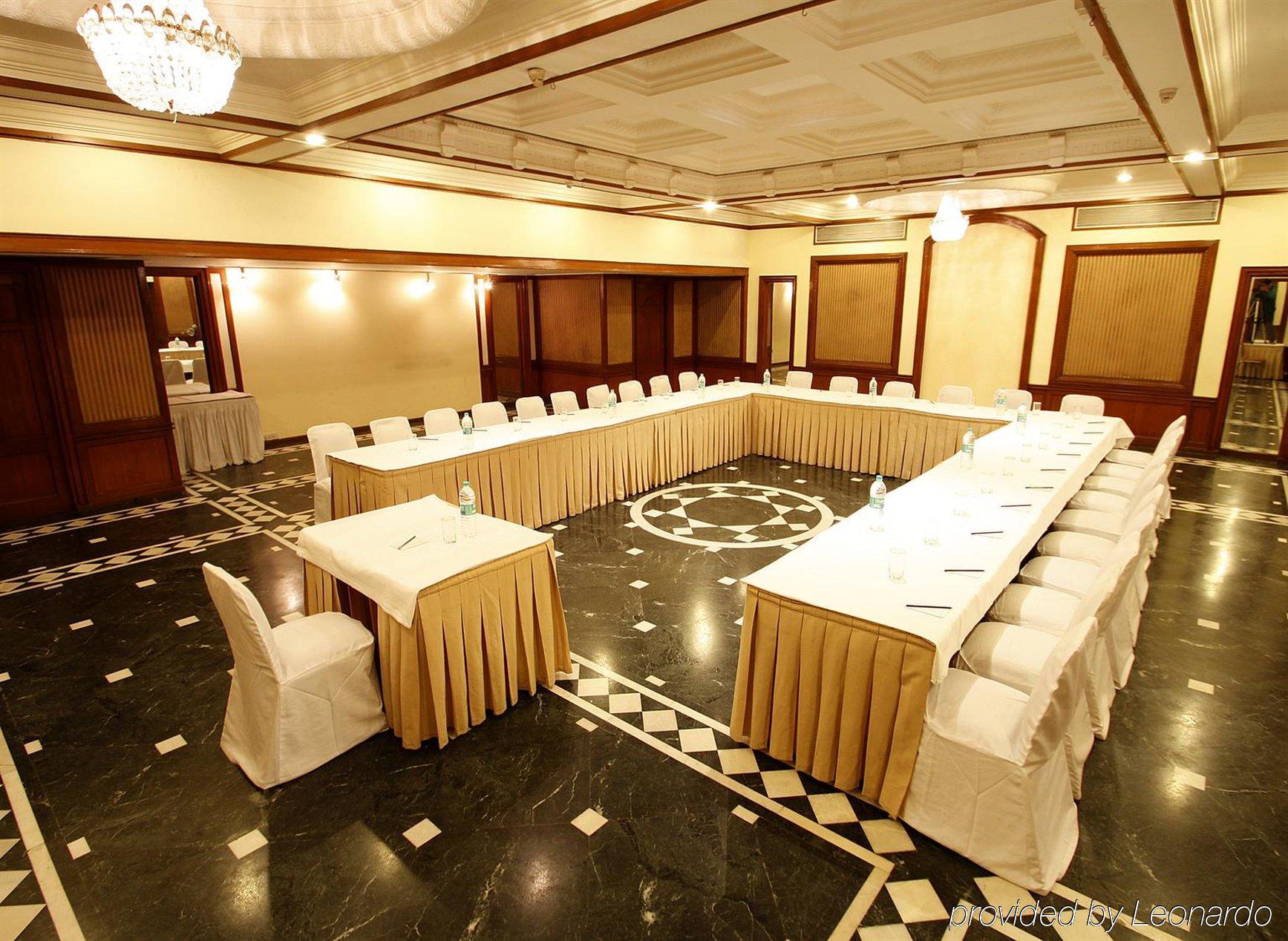 Hotel Sagar Plaza City Centre Пюн Съоръжения снимка