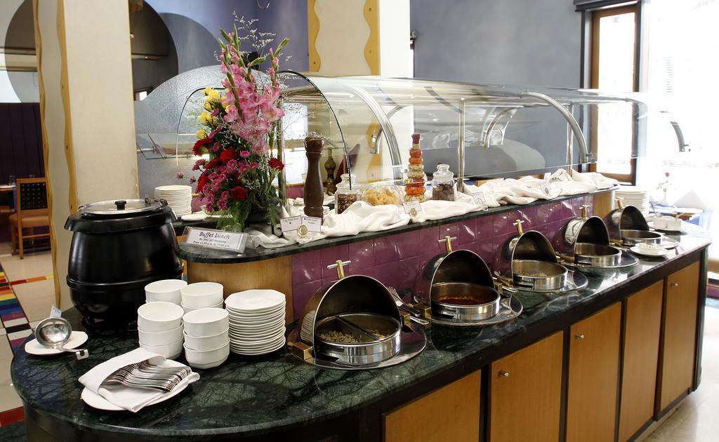 Hotel Sagar Plaza City Centre Пюн Екстериор снимка