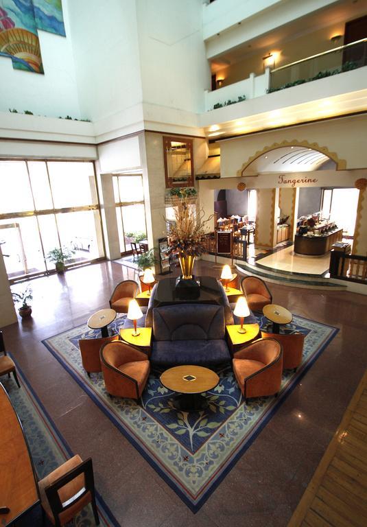 Hotel Sagar Plaza City Centre Пюн Екстериор снимка