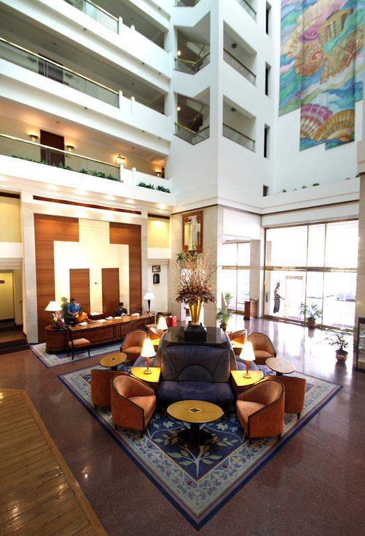 Hotel Sagar Plaza City Centre Пюн Екстериор снимка