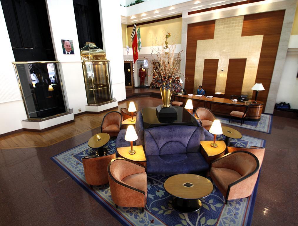 Hotel Sagar Plaza City Centre Пюн Екстериор снимка