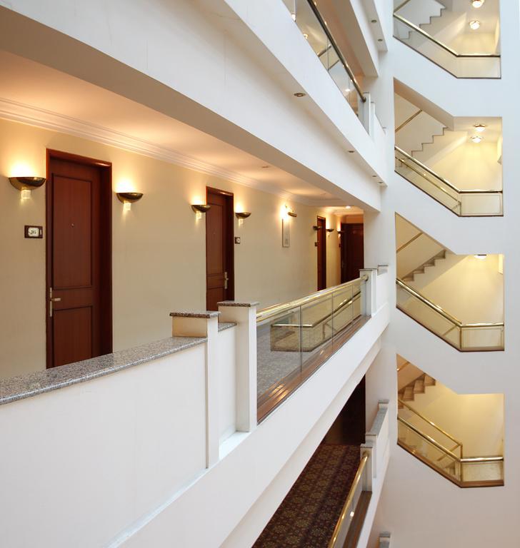 Hotel Sagar Plaza City Centre Пюн Екстериор снимка