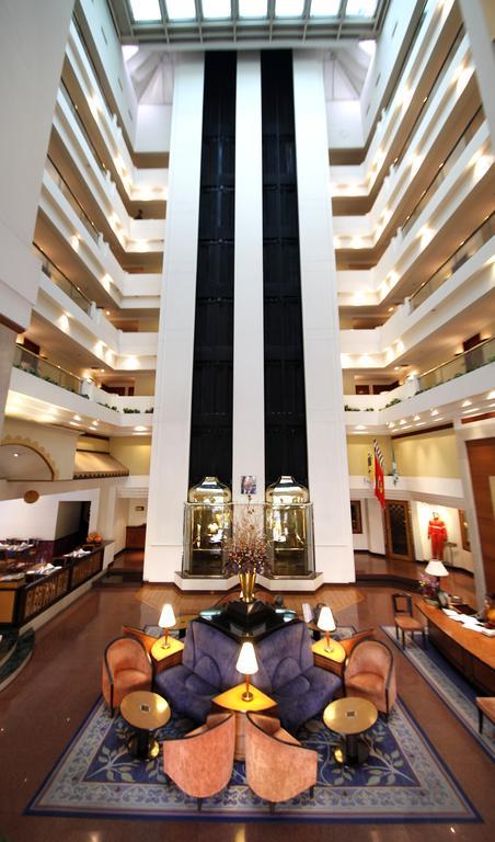Hotel Sagar Plaza City Centre Пюн Екстериор снимка